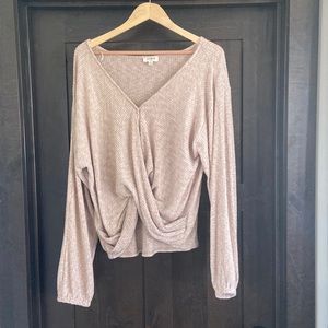umgee v neck sweater, size medium